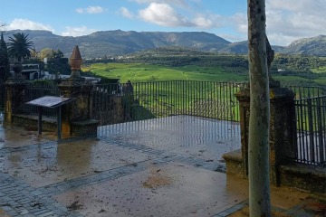 Balcón grande de la Alameda del Tajo en Ronda