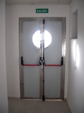 Rótulos Luminosos Munda - Puertas y vallas de acero